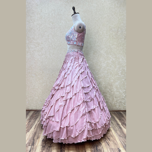 Ruffle Onion Color Lehenga con bordado a mano de secuencia múltiple para todas las ocasiones Uso disponible a granel Cantidad DE LA India - Product Image 3