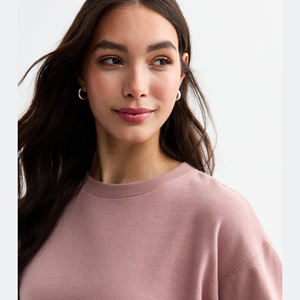 2025 nouveau Style OEM ODM décontracté Logo personnalisé impression haut court à capuche haute qualité sweats femmes haut court à capuche - Product Image 2