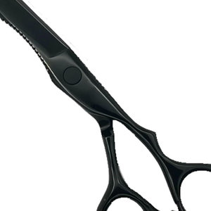 Tijeras de peluquería negras con hoja afilada de acero inoxidable BY IMANS - Product Image 4
