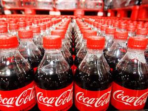 Pour Coca Cola Original Bouteille de 1 litre Boisson gazeuse pour la restauration au détail et les acheteurs mondiaux - Product Image 3