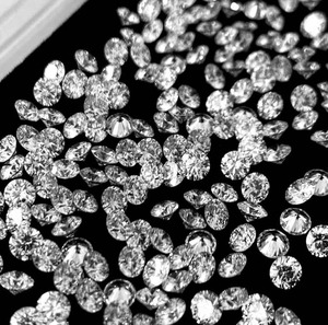 2,4 2,5 MM Diamantes sueltos redondos calibrados HPHT VVS D Color IGI Certificado para joyería al por mayor y mercados de exportación - Product Image 4