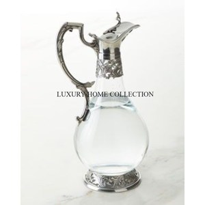 Pichet à eau en métal et en verre fantaisie artistique avec embellissements floraux et finition élégante, parfait pour les salles à manger haut de gamme - Product Image 3