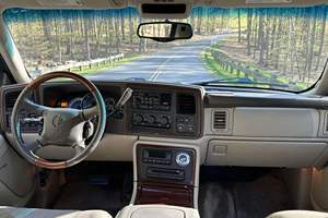 USADO LHD/RHD 2002 CAD IL LAC ESCALADE EXT - Product Image 3