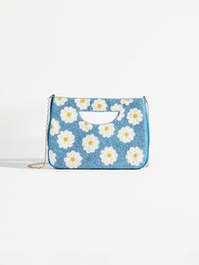 Pochette à monnaie tendance et colorée brodée de perles, faite à la main, légère et personnalisable pour les fêtes - Product Image 4