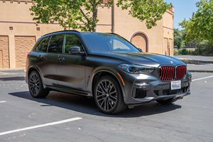 BMW X5 2022 d'occasion en excellent état, édition Black Vermillion 1 sur 350, très bien équipée - Product Image 3