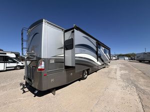 Camping-car de luxe Fleetwood Discovery 40G de 2018 à 2020, 41 pieds, entièrement équipé, faible kilométrage, prêt à l'exportation, 4-6 personnes - Product Image 4