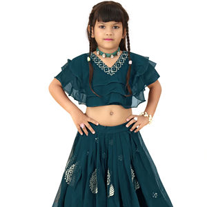 ชุดเลเฮนกาโชลีแบบยาวถึงพื้นสำหรับสาวๆ แบรนด์โชรยัม แฟชั่น สีเขียวราม ชุดประจำชาติอินเดีย สำหรับงานแต่งงาน งานเทศกาล และงานปาร์ตี้ - Product Image 1