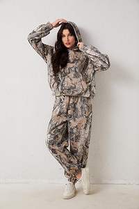 ชุดเสื้อมีฮู้ดลายพราง2ชิ้นของผู้หญิงเสื้อกันหนาวโอเวอร์ไซส์พิมพ์ลายใบเมเปิ้ลโพลีเอสเตอร์25% 75% ผ้าฝ้ายสำหรับใส่ในฤดูหนาว - Product Image 3