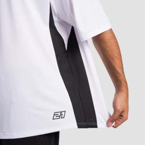 Camiseta Negra Oversize de Punto 100% Poliéster con Estampado Gráfico Sólido y Métodos de Serigrafía - Product Image 6