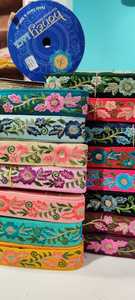 Elegante encaje bordado floral con intrincado diseño vibrante colorido para la moda y decoración del hogar artesanía para zapatos y bolsos - Product Image 5