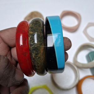 Nouveauté Bracelets en résine époxy de luxe pour femmes Fabrication en gros en Inde - Product Image 1