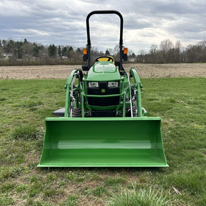 Tracteur à conducteur marchant John Deere 1023E 100 CV 2025 avec moteur, tondeuse à montage central, chargeur, boîte de vitesses, pompe, moteur et roulement - Product Image 6
