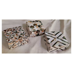 Boîtes en bois de conception artisanale indienne faite à la main avec ombre en nacre pour la décoration de la maison et les cadeaux - Product Image 1