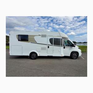 Moderna Mini Caravana 4x4, Ligera, Todoterreno, Autocaravana con Capacidad para 4 Personas, EE. UU. - Product Image 1