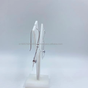 Pendientes clásicos de plata pura blanca chapada en oro al mejor precio, ligeros y cómodos, uso durante todo el día para bodas, fiestas, regalo - Product Image 2