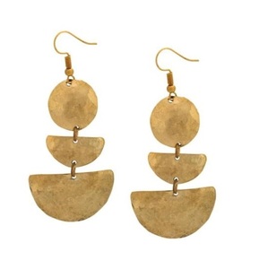 Boucles d'oreilles en métal pour femmes présentant une esthétique minimaliste mais audacieuse pour un mélange parfait d'élégance et de bord - Product Image 4