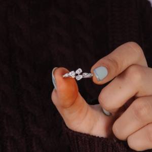 Purecarat Anillo de Bodas de lujo para mujer Corte de pera Moissanite real y envoltura de diamante Estilo de moda certificado IGI para uso diario - Product Image 2