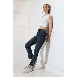 Jeans Mom Fit à rayures et strass 7110 - Bleu clair délavé - Product Image 5