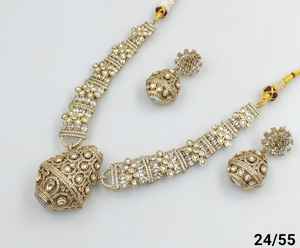 Indian Fancy Traditional Kundan & Stone Gold Tone Kundan Pearl Choker <b>Necklace</b> Set With <b>Matching</b> Earrings Set Women and Girls - Product Image 4