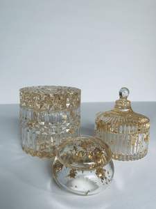 Pot en résine de cristal avec couvercle, décoration minimaliste créative et bon marché pour salon et hôtel, style dessert, par le fabricant - Product Image 4