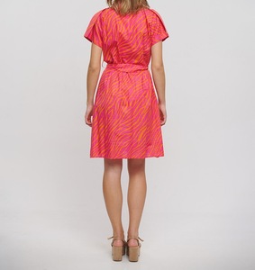 Robe longue style bohème à manches courtes et ceinture en rose/orange, taille unique, 100 % coton, avec décoration en pompons - Product Image 2