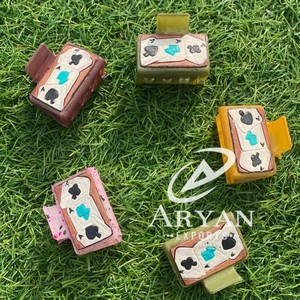 Nouvel arrivage Mini pinces à cheveux occidentales élégantes faites à la main en cuir gravé Mini pinces à cheveux en cuir Accessoires de cheveux pour femmes - Product Image 1