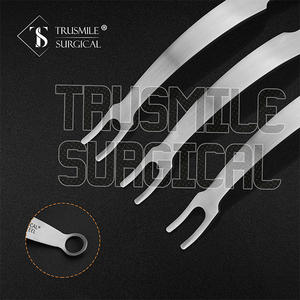 TRUSMILE Instrument dentaire chirurgical en acier inoxydable à 3 broches pour écarteur de joue Minnesota - Product Image 4