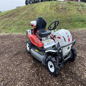 เครื่องตัดหญ้า OREC RM982F 4WD Rabbit Diy Grade แบบใช้น้ำมันเบนซิน ระบบล็อคเฟืองท้าย ความเร็ว 10 กม./ชม. ถังเก็บหญ้า 100 ลิตร กำลังไฟ 17 กิโลวัตต์ รับประกัน 2 ปี - Product Image 4