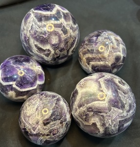 Prix le plus bas sur Soha Agate sculpté à la main Chevron naturel améthyste sphère Reiki guérison boule de cristal méditation & Feng Shui en vente - Product Image 2