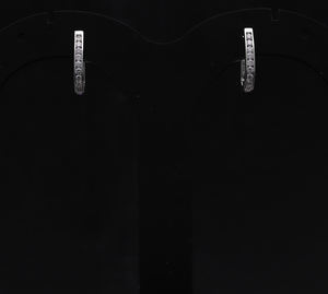 Pendientes de aro de oro rosa de 14 quilates minimalistas Ajuste de canal elegante con diamantes redondos naturales Elegancia diaria sutil - Product Image 3