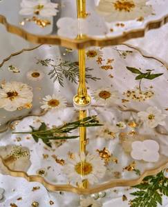 Supports à gâteaux exquis accrocheurs support à gâteaux en résine de couleur dorée brillante accessoires de gâteau de pièce maîtresse de table les plus exigeants - Product Image 5