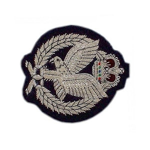 Badges de logo brodés personnalisés de haute qualité patchs de tissu en gros pour la marque de vêtements badges de broderie de haute qualité - Product Image 3