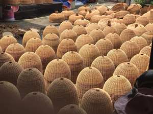 Lámpara decorativa de bambú, Material tejido natural de Vietnam para iluminación moderna del hogar, ambiente de restaurante y diseño de interiores - Product Image 6