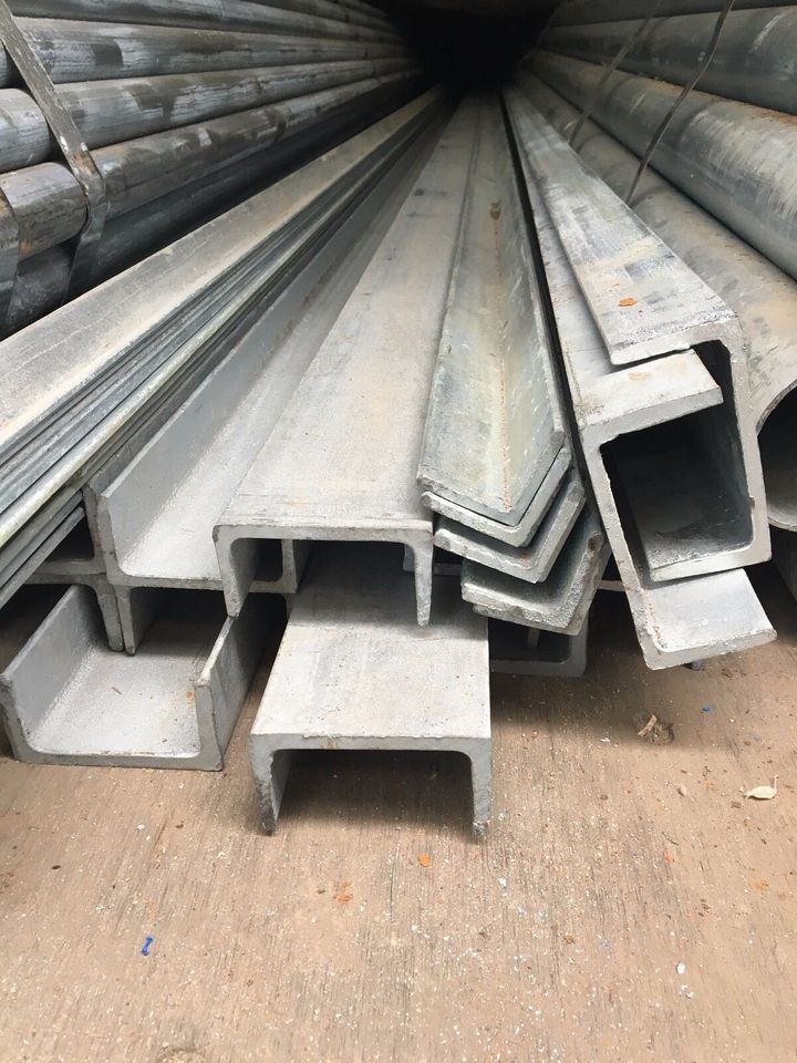 260mm x 75mm x 28kg/m Mild Steel Channel