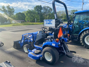 Tracteurs d'occasion New Holland Work Master 25S avec 4 roues motrices et chargeurs à vendre - Product Image 4