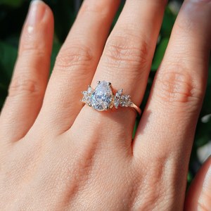 Anillo de circón de corte de pera chapado en oro para mujer 925 plata esterlina CZ Micro Pave anillo llamativo regalo para ella - Product Image 3