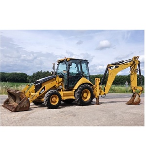 Chargeuse-pelleteuse CAT 432 robuste, équipée d'un puissant moteur Tier 4 et de bennes haute capacité, disponible à la vente. - Product Image 1