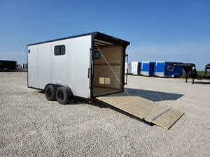 Remorque de transport fermée 7x16 de qualité supérieure, hauteur intérieure de 84 pouces, essieu tandem, fenêtre latérale en aluminium et acier, capacité de charge de 2001-3000 kg, prix abordable - Product Image 1