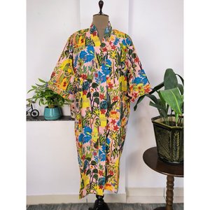 Bata de verano estilo bohemio, kimono de algodón indio estampado a mano, lujoso pareo con estampado floral y animal de Farida Khalo - Product Image 1