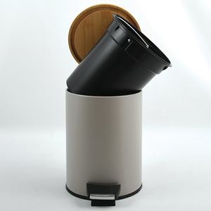 Cubo de Basura con Pedal ADONIS, Color Taupe Mate, 5L - Product Image 5