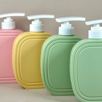 Bouteille plate en PE de 550 ml, couleur personnalisée, avec pompe en PP, pour nettoyant visage/shampoing/gel douche, emballage cosmétique en gros, provenance Vietnam