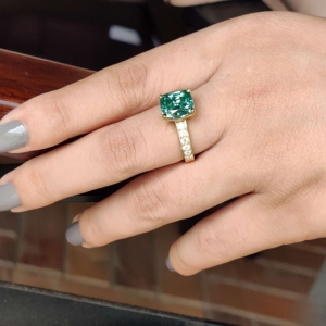 Bague solitaire en or massif 10 carats avec pavé de diamants cultivés en laboratoire VVS pour fête de mariage cadeau d'anniversaire certifié IGI pour la mariée - Product Image 2