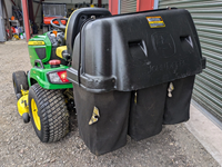 Tractor cortacésped diésel John Deere X794 con dirección en las 4 ruedas y sistema de recogida de césped de 3 bolsas Power Flow