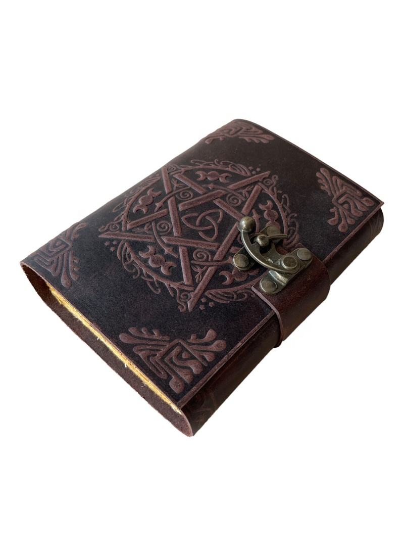 สีน้ำตาล