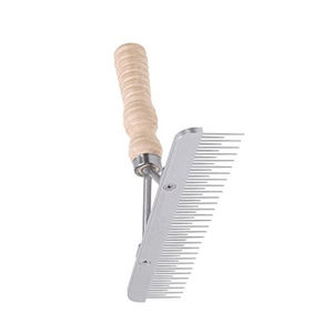 Peigne à curry réutilisable Perth avec manche en bois Soins aux animaux Grande variété d'instruments vétérinaires disponibles Prix bon marché - Product Image 4