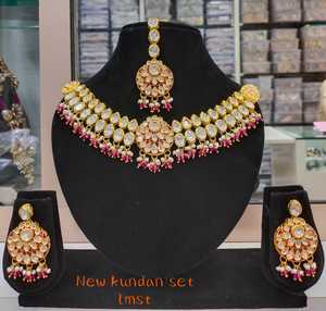 ENSEMBLE DE BIJOUX INDIENS TRADITIONNELS ET À LA MODE EN CUIVRE ENSEMBLE DE BIJOUX DE MARIAGE POUR FEMMES BOUCLES D'OREILLES ET COLLIER - Product Image 4