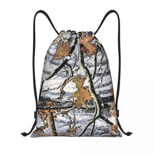 Custom Real Tree Camuflaje Patrón de camuflaje Mochila con cordón Unisex Ligero Gimnasio Deportes Forro de poliéster USB 20-38L Capacidad - Product Image 4