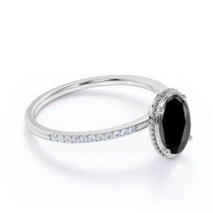Bague d'anniversaire élégante et simple en argent et or avec diamant de laboratoire de forme ovale, sertie de griffes, pour femme - RCK Global - Product Image 1