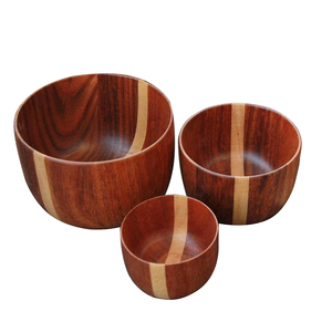 Ensemble de décoration de table de style unique, trois pièces en bois de noyer, finition délicieuse, service de nourriture chaude pour des invitations luxueuses - Product Image 1