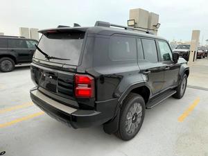 Toyota Prado 7 posti, cambio automatico, motore a combustione interna, potenza 200-350 CV - Product Image 3
